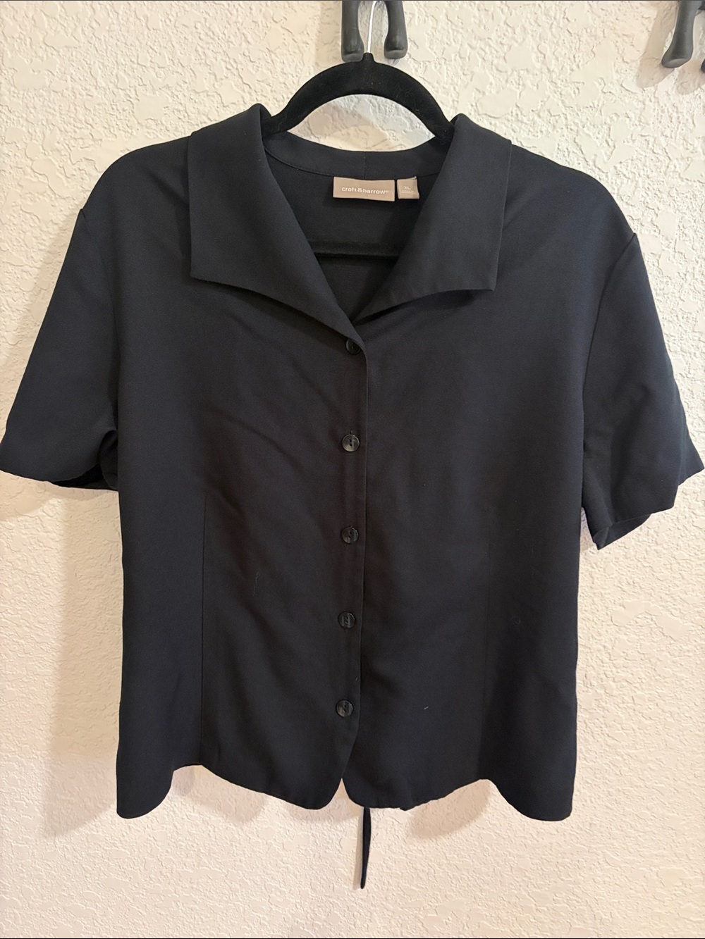 croft & barrow Black Short-Sleeve Button Front Shirt
